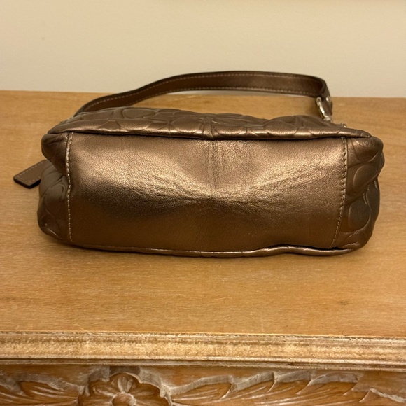 Rare Coach Metallic Bronze Enamel Embossed Mini Top Handle Bag - Picture 4 of 7